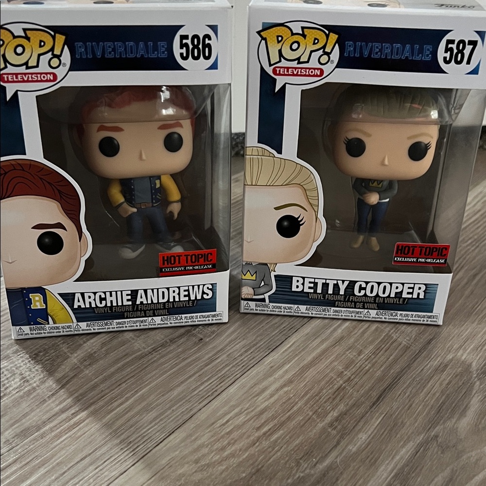 BNWT rare Exclusive Funko Pop! Riverdale Figures - Archie Andrews & Betty Cooper